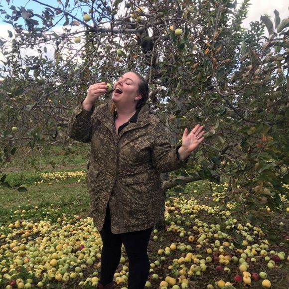 Meet your Posher, Madison - Picture 1 of 1